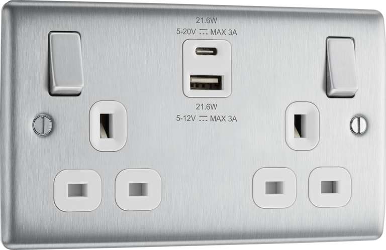 BG Electrical 22W Double Switched Wall Plug Socket with Fast Charge Type A & C USB Charging Ports